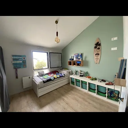 بيت للعطل 3-bedroom House With Garden, Hammock, And Between Your Toes *