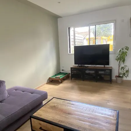 بيت للعطل 3-bedroom House With Garden, Hammock, And Between Your Toes لي سابلِ دولونْ