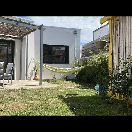3-bedroom House With Garden, Hammock, And Between Your Toes بيت للعطل لي سابلِ دولونْ